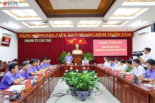 Đoàn công tác VKSND tối cao làm việc với Thường trực Thành ủy Cần Thơ