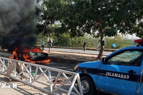Đánh bom liều chết nhằm vào trụ sở lực lượng bán quân sự ở Pakistan