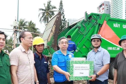 Thành phố Hồ Chí Minh dốc toàn lực hỗ trợ Khánh Hòa khắc phục thiên tai