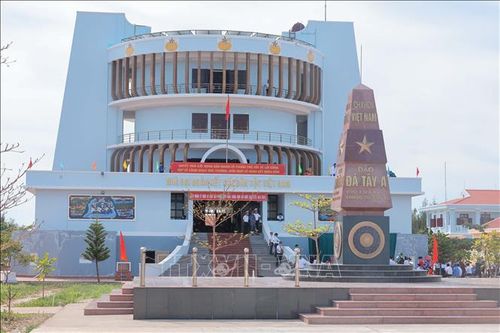 Hun đúc tình yêu biển, đảo quê hương cho thế hệ trẻ