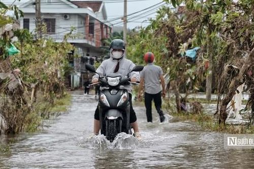 Nước rút chậm, nhiều nơi ở Đắk Lắk vẫn ngập sâu