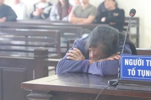 Nhói lòng những câu hỏi của mẹ già ở phiên tòa xử con trai phạm tội Giết người