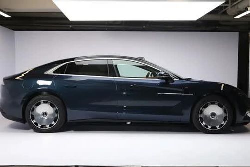 Xe sedan hạng sang công suất 1.287 mã lực, trang bị tối tân, giá hơn 2,3 tỷ, cạnh tranh cùng Mercedes-Benz S-Class