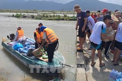 Bộ Công Thương ứng phó mưa lũ Trung Bộ, khôi phục điện, ổn định hàng hóa