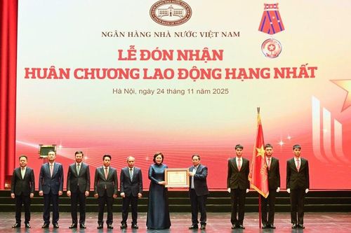 Thủ tướng: Ngành ngân hàng phát huy thi đua, góp phần ổn định kinh tế