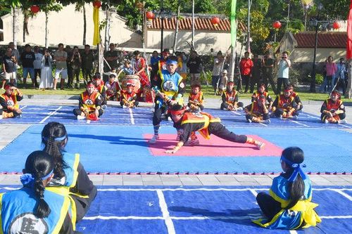 Hơn 100.000 lượt người tham gia Lễ hội truyền thống kỷ niệm ngày mất bà Mạc Mi Cô và ông Mạc Thiên Tích