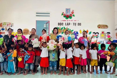 Ðiểm tựa yêu thương cho phụ nữ và trẻ em nghèo xã Uar