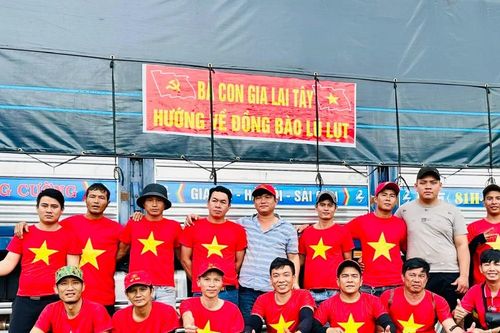 Hàng chục chuyến xe ấm áp nghĩa tình bà con Gia Lai về với đồng bào vùng lũ