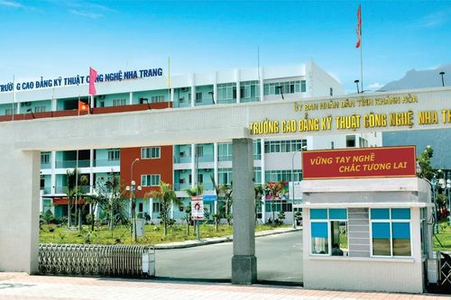 Tiếp nhận sửa chữa miễn phí thiết bị điện hư hỏng do bị ngập lụt cho người dân