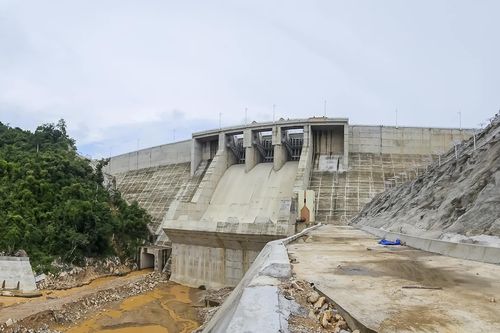 Điều tiết nước hồ sông Chò 1