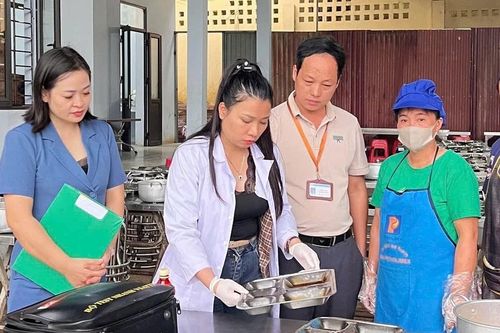 Kiểm tra chuyên ngành về an toàn thực phẩm tại 24 trường học