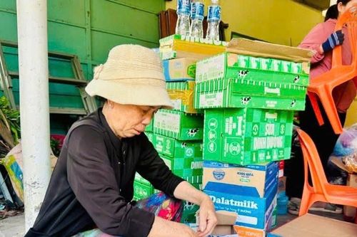 Người dân La Gi chuyển 1.000 suất quà gửi về vùng lũ Đắk Lắk