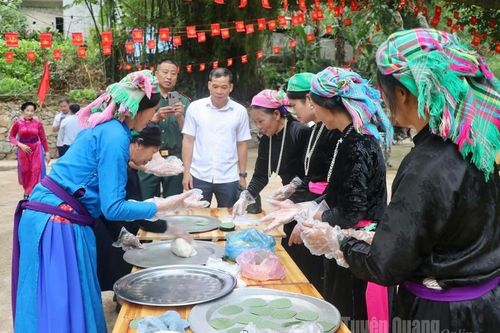 Sôi nổi các hoạt động văn hóa hướng đến Lễ hội Hoa Tam giác mạch