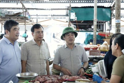 Khánh Hòa: Đảm bảo nguồn cung, thiết lập các gian hàng bình ổn giá phục vụ người dân vùng lũ