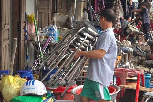 Người dân thượng nguồn sông Ba Hạ gây dựng lại cuộc sống từ ngổn ngang bùn đất