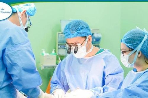 Ca ghép vạt màng xương giúp bé gái thoát cảnh 6 năm không thể tự đi
