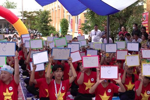 Hun đúc tình yêu biển, đảo quê hương cho thế hệ trẻ