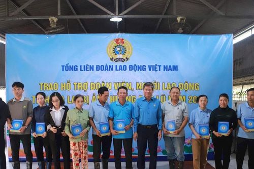 Công đoàn hỗ trợ khẩn cấp giúp người lao động Gia Lai khắc phục hậu quả bão lũ