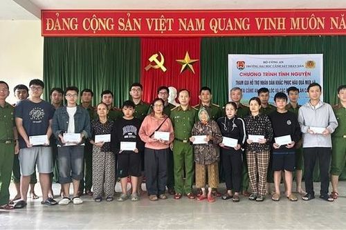 Trường Đại học CSND chung tay cùng nhân dân vùng lũ Đà Nẵng