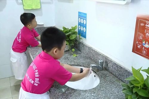 Hơn 60 tỷ đồng cho dự án cải thiện vệ sinh học đường