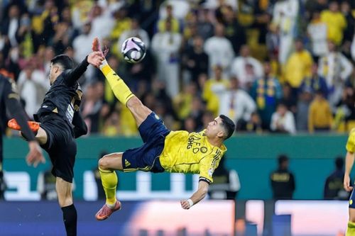 Ronaldo tái hiện lại siêu phẩm vào lưới Juventus tại Champions League