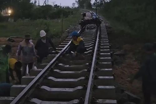 Đường sắt Bắc - Nam ghi nhận 61 điểm sạt lở