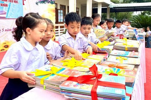 Mưa lũ khiến gần 2.000 trường học đóng cửa, thiệt hại khoảng 100 tỷ đồng