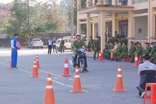 Tập huấn nghiệp vụ hướng dẫn kĩ năng lái xe gắn máy an toàn cho học sinh năm 2025
