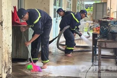 Công an TPHCM: Sát cánh cùng Nhân dân miền Trung khắc phục hậu quả thiên tai