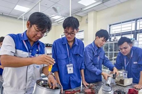 Gia Lai: Ấm tình người sau cơn lũ dữ