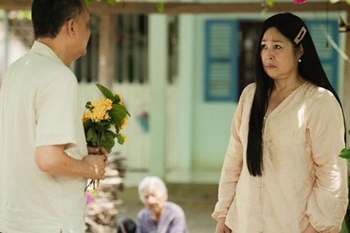 NSND Hồng Vân thành bà mối bất đắc dĩ, bê cả tính cách thật ngoài đời lên phim