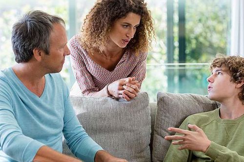 4 câu cha mẹ thông minh và trí tuệ sẽ nói khi con mắc lỗi
