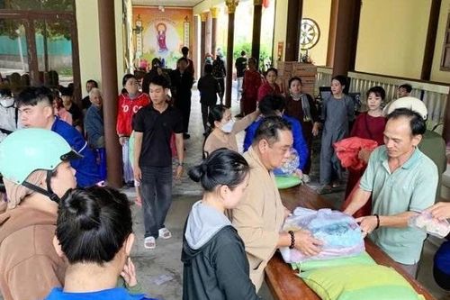 Khánh Hòa: Cấp phát 2.000 tấn gạo dự trữ quốc gia cho người dân vùng lũ