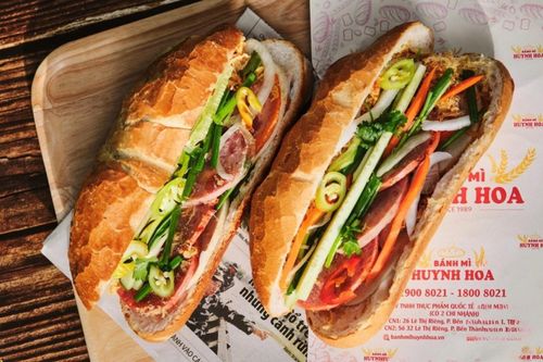 Tranh cãi khẩu phần 'khổng lồ' tại bánh mì Huynh Hoa, cơm tấm Ba Ghiền
