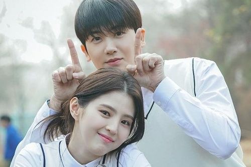 Vì sao người trẻ dễ bị rơi vào mối quan hệ mập mờ?