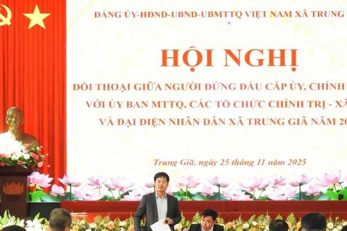 Bí thư, Chủ tịch xã Trung Giã đối thoại với người dân