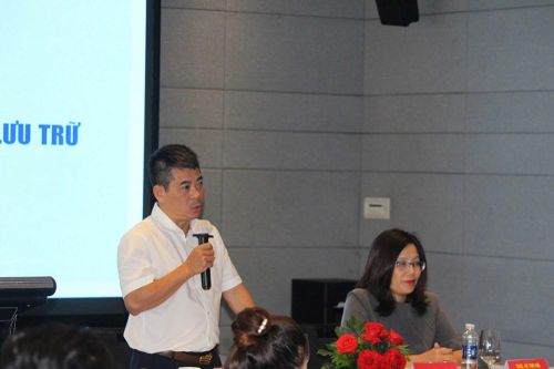 Tháo nút thắt bản quyền phim lưu trữ