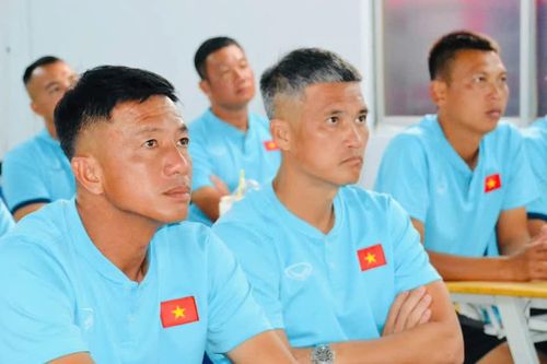 Bất ngờ với hình ảnh mới nhất của chân sút vĩ đại nhất bóng đá Việt Nam