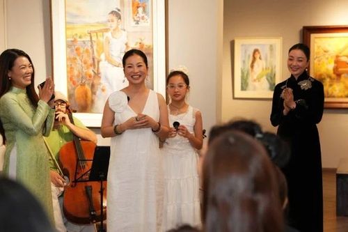 Họa sĩ Nguyễn Thu Hà cùng công chúng yêu hội họa chung tay vì đồng bào vùng lũ