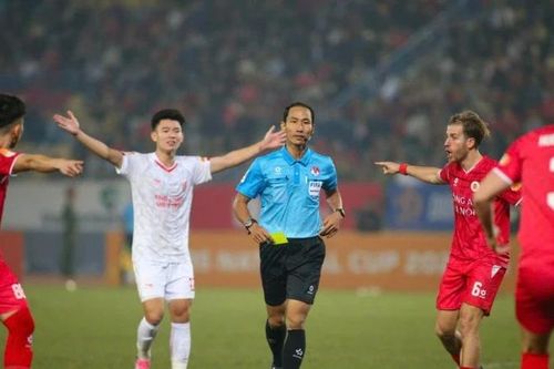Công tác trọng tài vẫn là vấn đề nhức nhối của bóng đá Việt Nam
