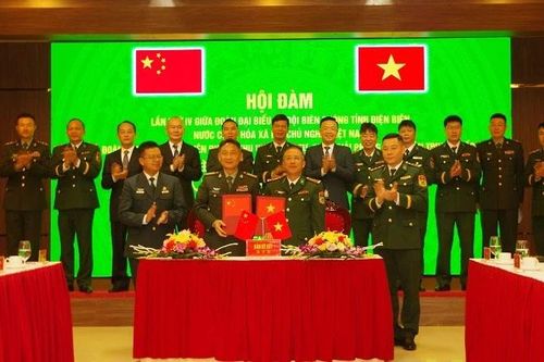 Tăng cường hợp tác biên phòng giữa tỉnh Điện Biên (Việt Nam) và khu vực Mông Tự (Trung Quốc)