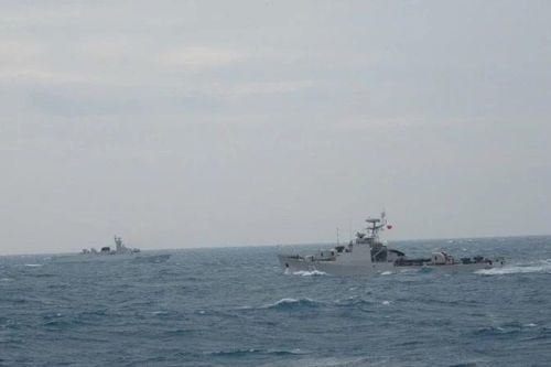 Tàu Hải quân nhân dân Việt Nam tuần tra liên hợp cùng Hải quân Trung Quốc trên vùng biển Vịnh Bắc Bộ