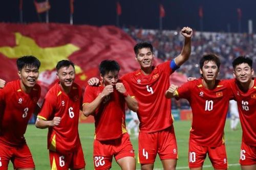 HLV Kim Sang-sik có nhiều việc phải làm