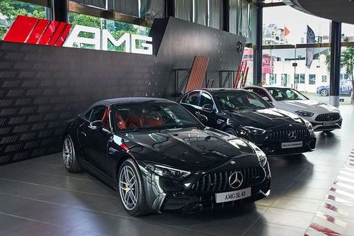 Hàng loạt xe sang 'đại hạ giá' cuối năm, có mẫu ôtô giảm cả tỷ đồng