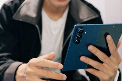 Galaxy Z Fold7 biến điện thoại thành workstation bỏ túi