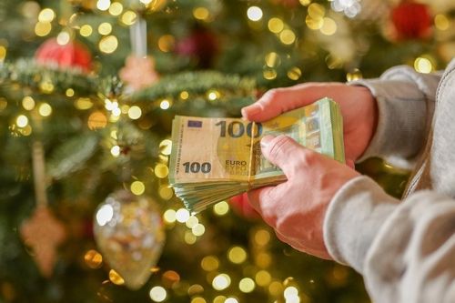 Pháp sắp phát 'trợ cấp Giáng sinh' cho hơn 2 triệu hộ gia đình