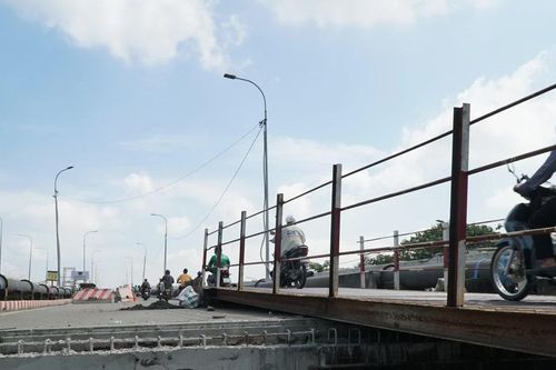 Cầu Bình Phước 1 sau khi được 'thần đèn' nâng cao hơn 1m