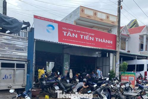 Hàng nghìn xe máy ngập lũ, tiệm sửa quá tải, người dân Đắk Lắk vật vã tái thiết
