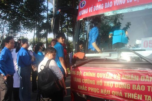 Gần 300 bác sĩ, đoàn viên Đồng Nai đến Đắk Lắk