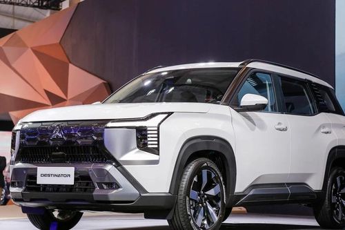 SUV 7 chỗ mới của Mitsubishi hút khách